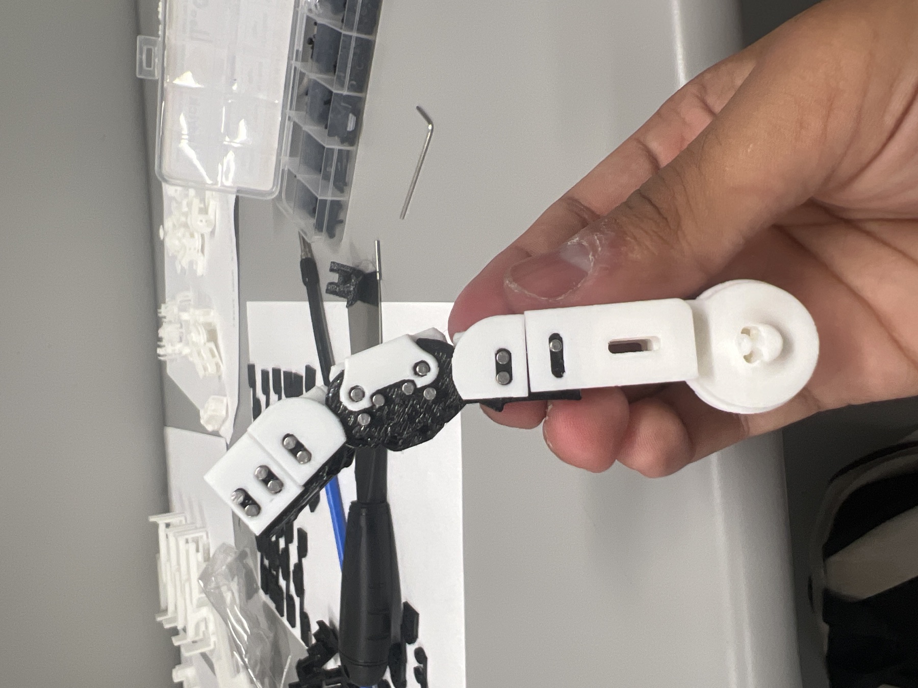 Single compliant CRAFT finger module bent by hand during assembly